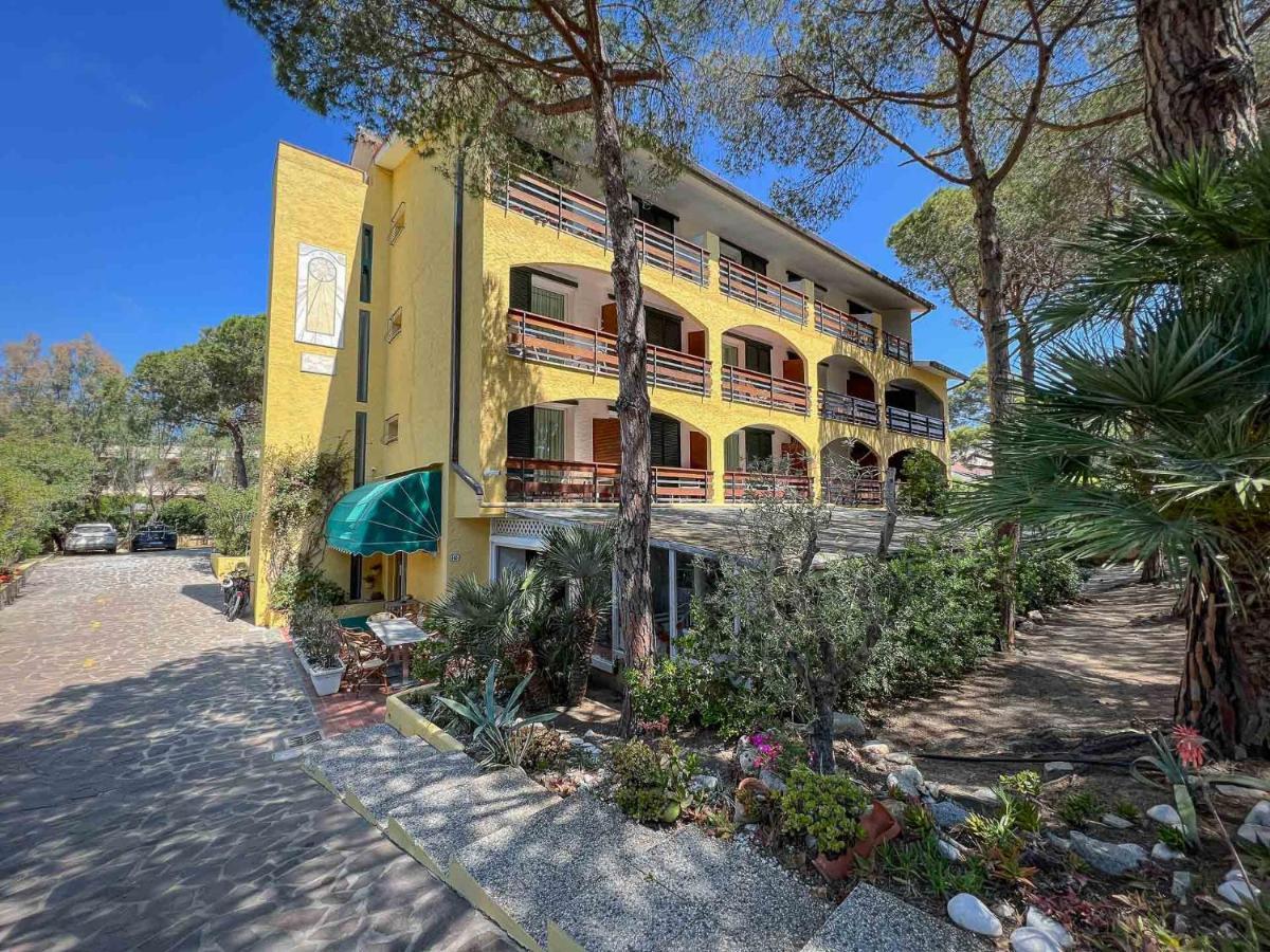 מרינה די קמפו Hotel Meridiana מראה חיצוני תמונה