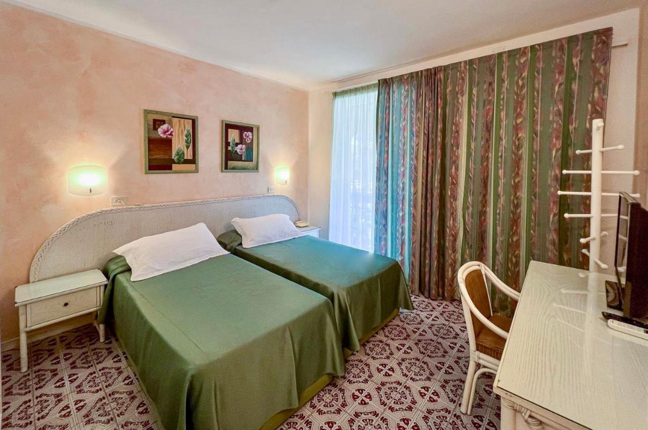 מרינה די קמפו Hotel Meridiana מראה חיצוני תמונה